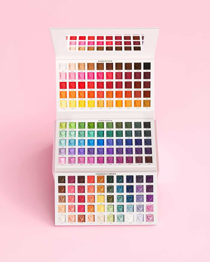 Open case of the P.Louise Creative Comeback XXXL Rainbow Eyeshadow Palette